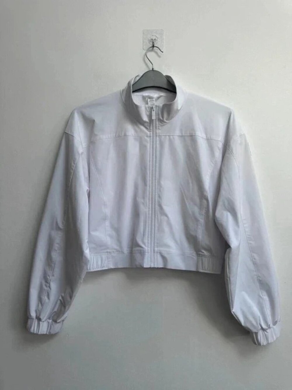 Alo Yoga Clubhouse Cropped Jacket in White, Size M